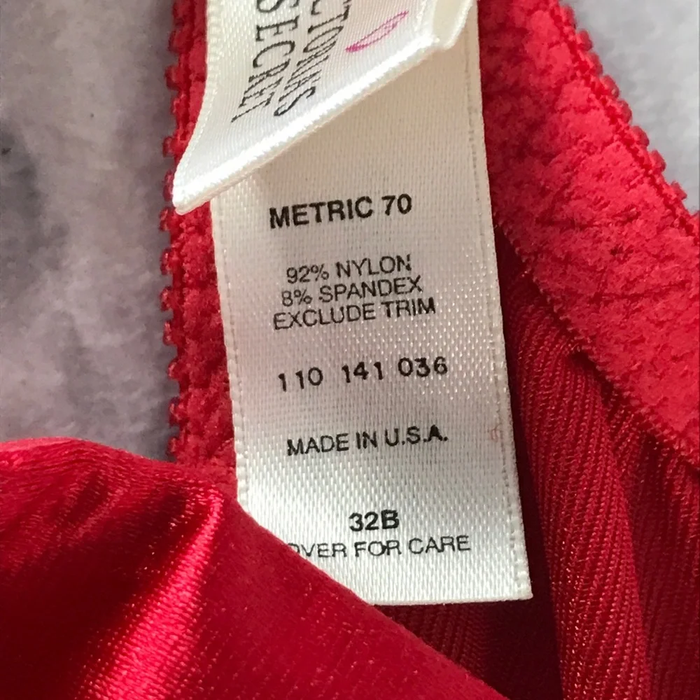 New Victoria’s Secret Miracle Satin Bra Poinsettia Red‎ NOOP